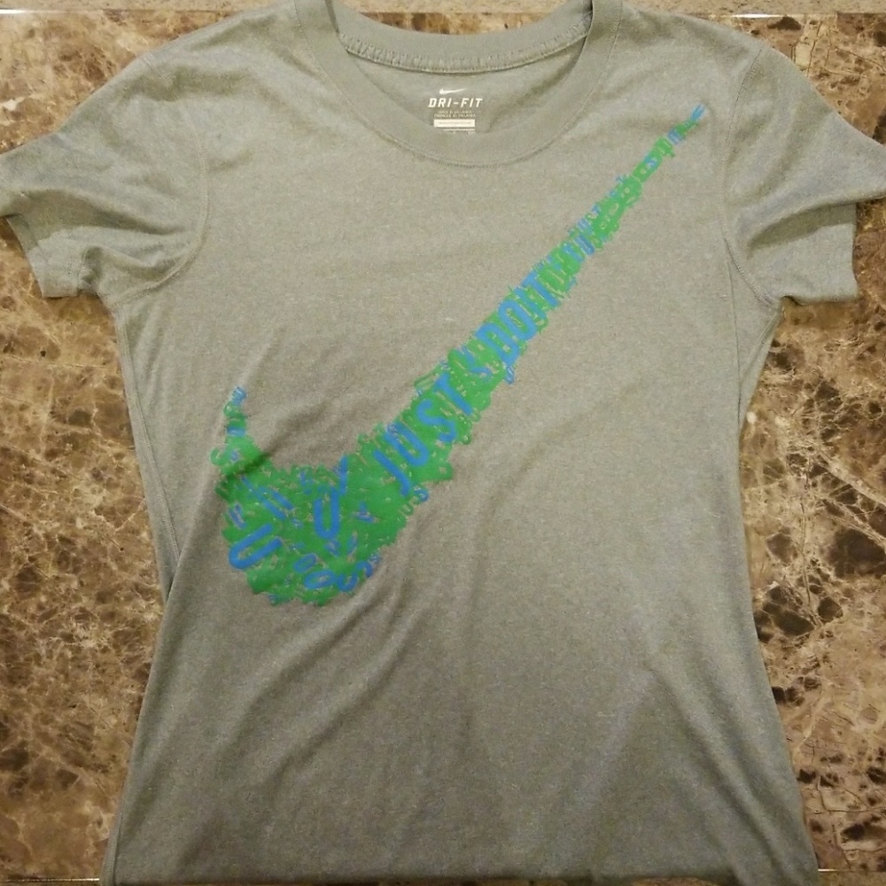 Nike tee